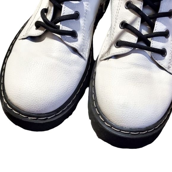 Sincerely jules White Combat boots. Size 8 US. Great condition! - Picture 9 of 9